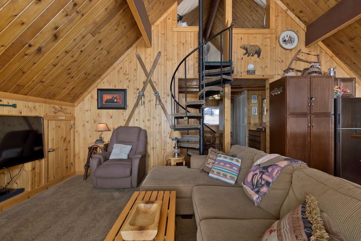 11000 Minaret #2 Road