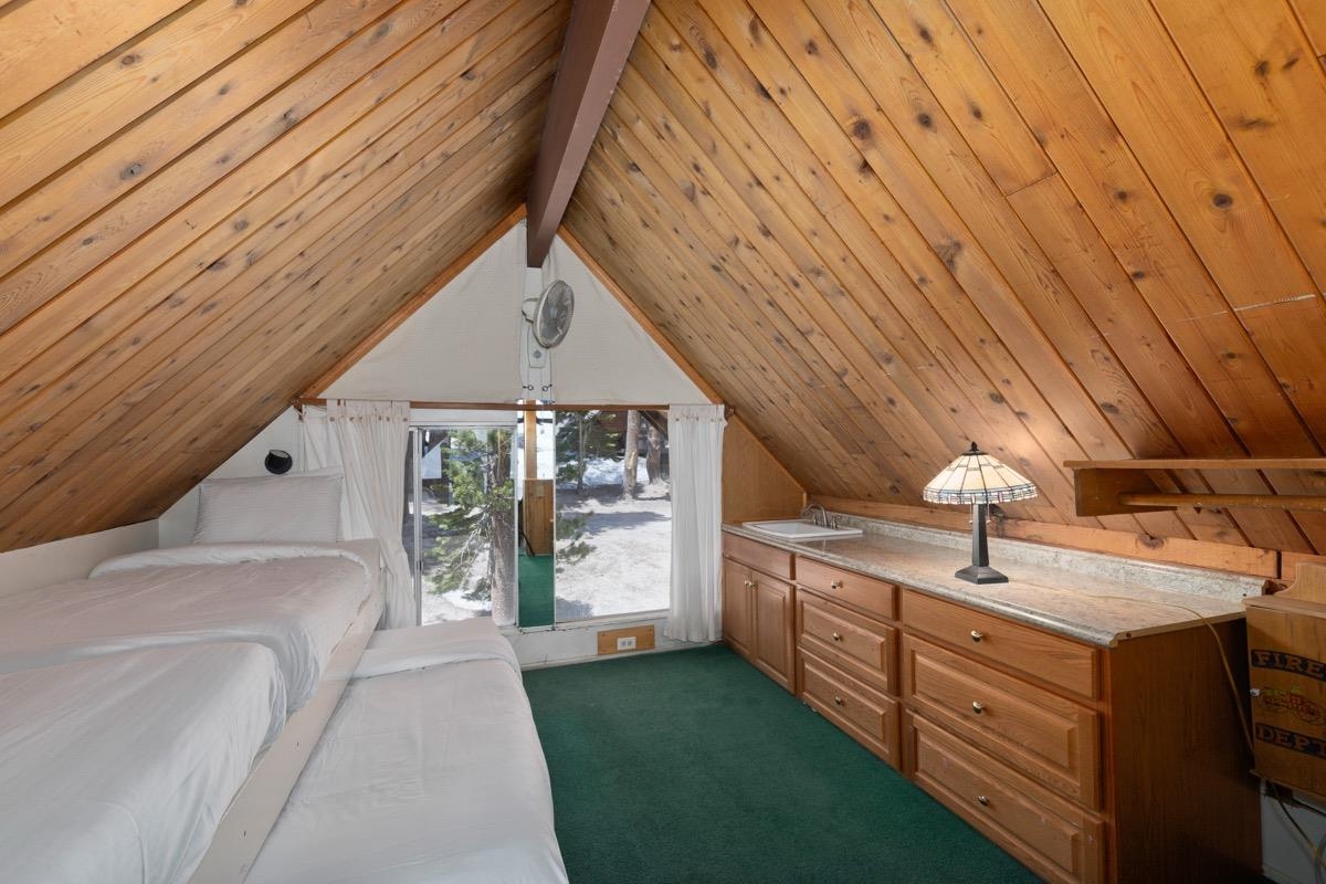 11000 Minaret #2 Road