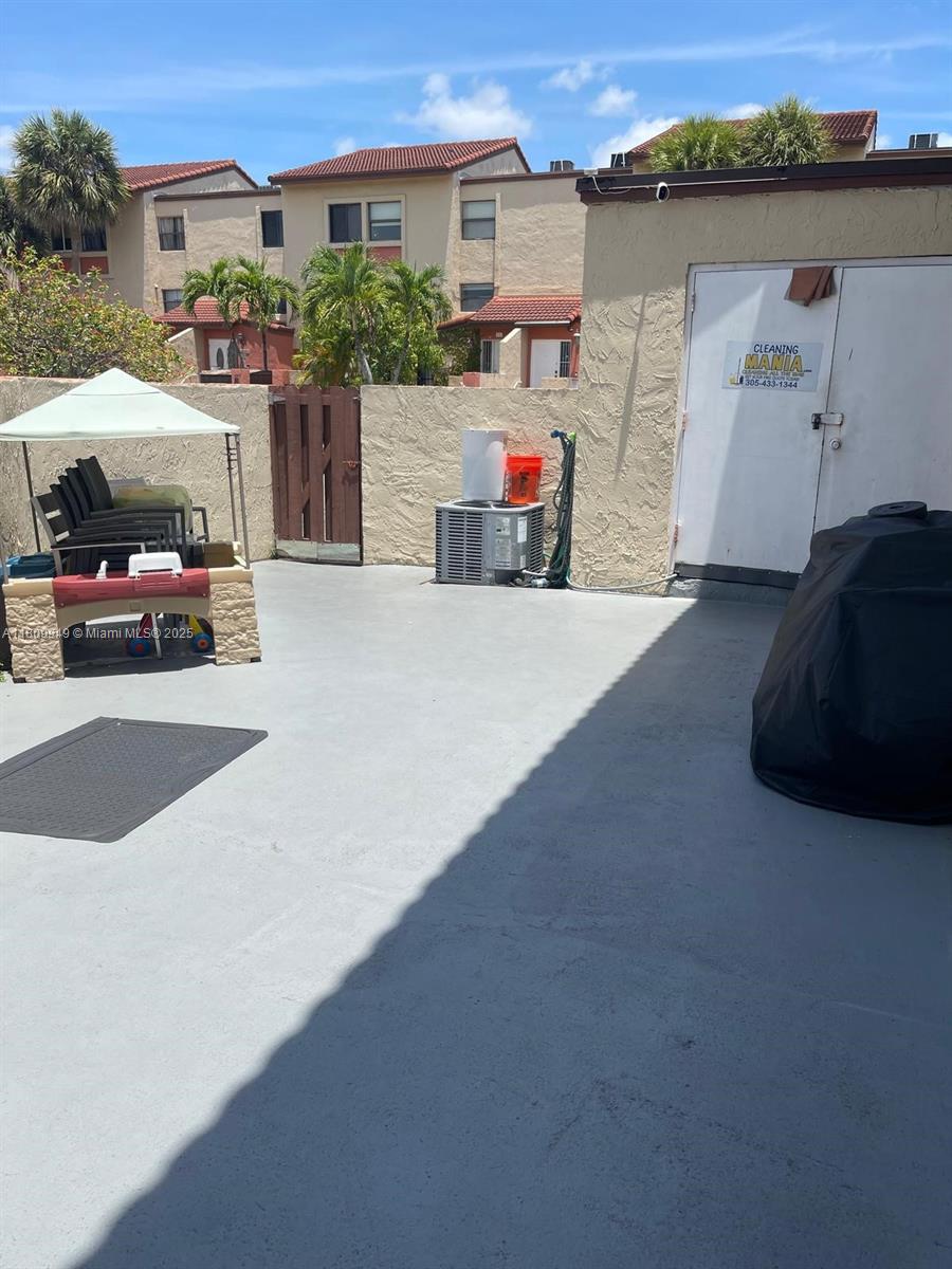 Homes for sale in Miami, FL | 9999 Nw 9Th St Cir #1-11, Miami, FL 33172 | MLS# A11809949