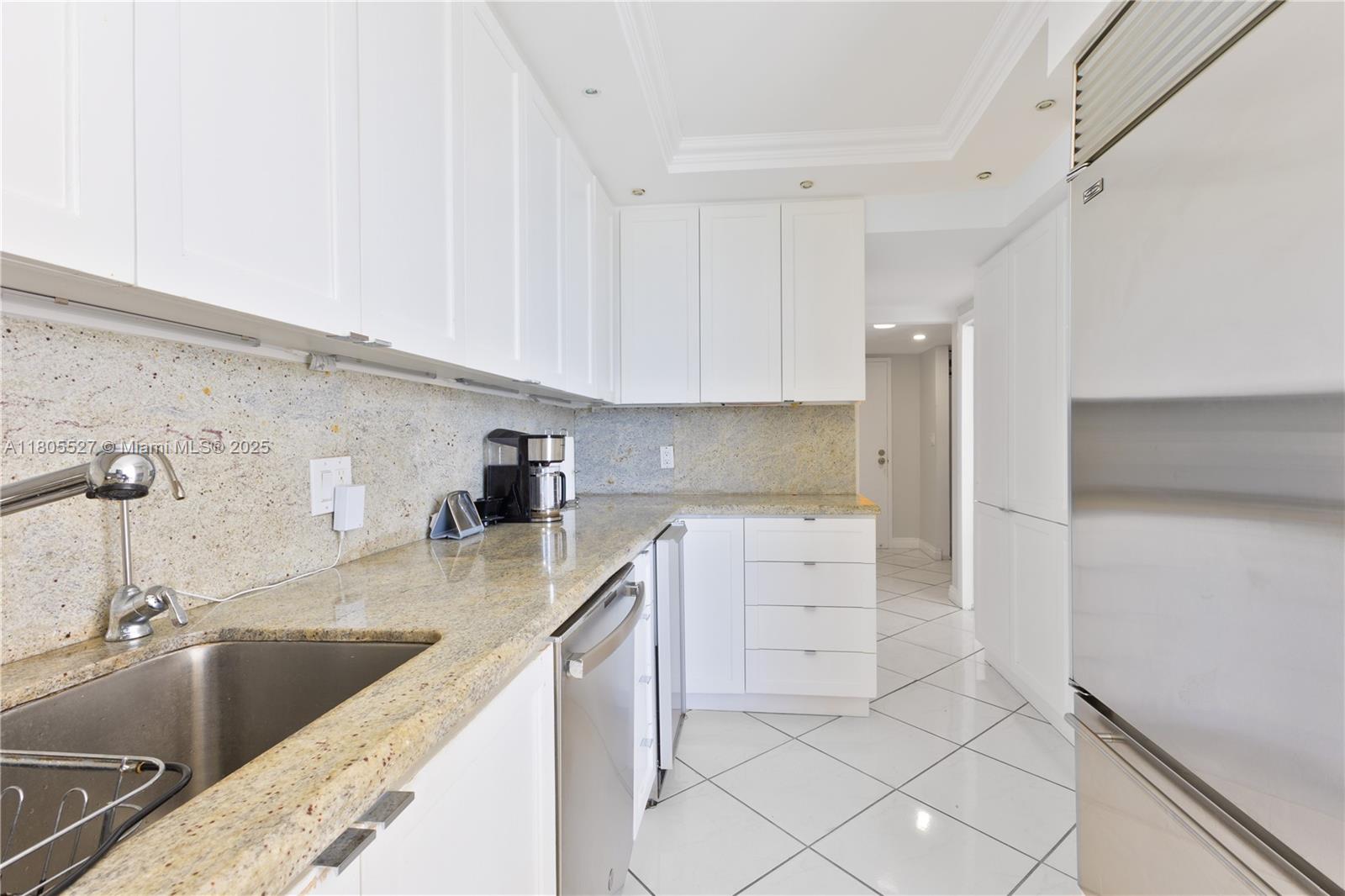 881 Ocean Dr #13H, Key Biscayne FL 33149