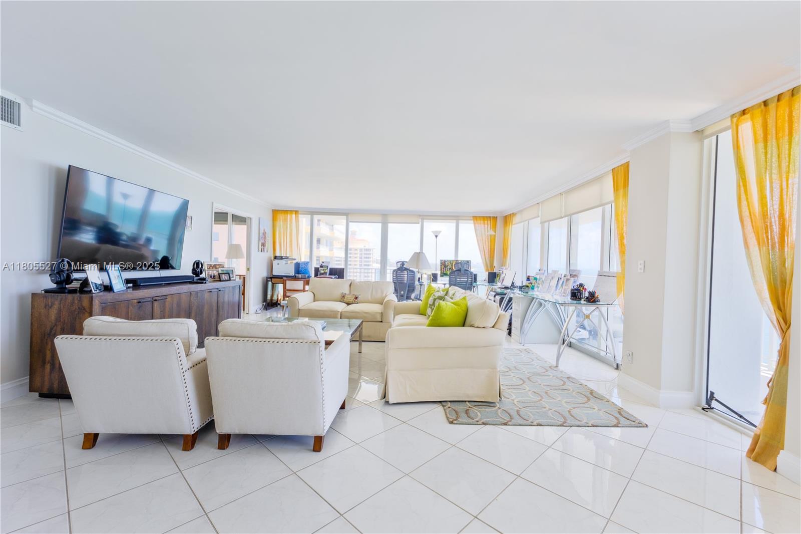 881 Ocean Dr #13H, Key Biscayne FL 33149