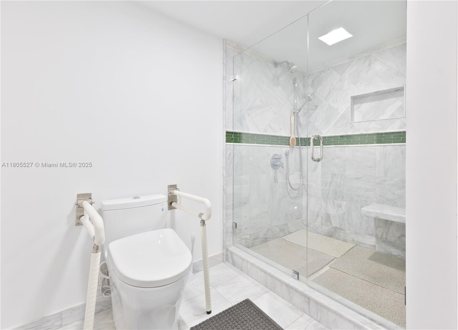 881 Ocean Dr #13H, Key Biscayne FL 33149