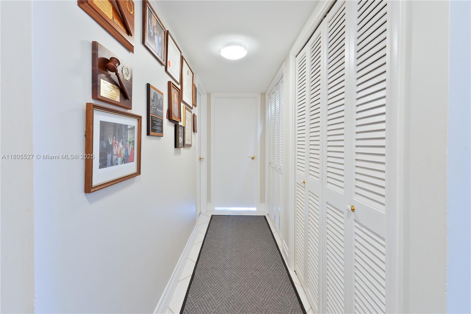 881 Ocean Dr #13H, Key Biscayne FL 33149