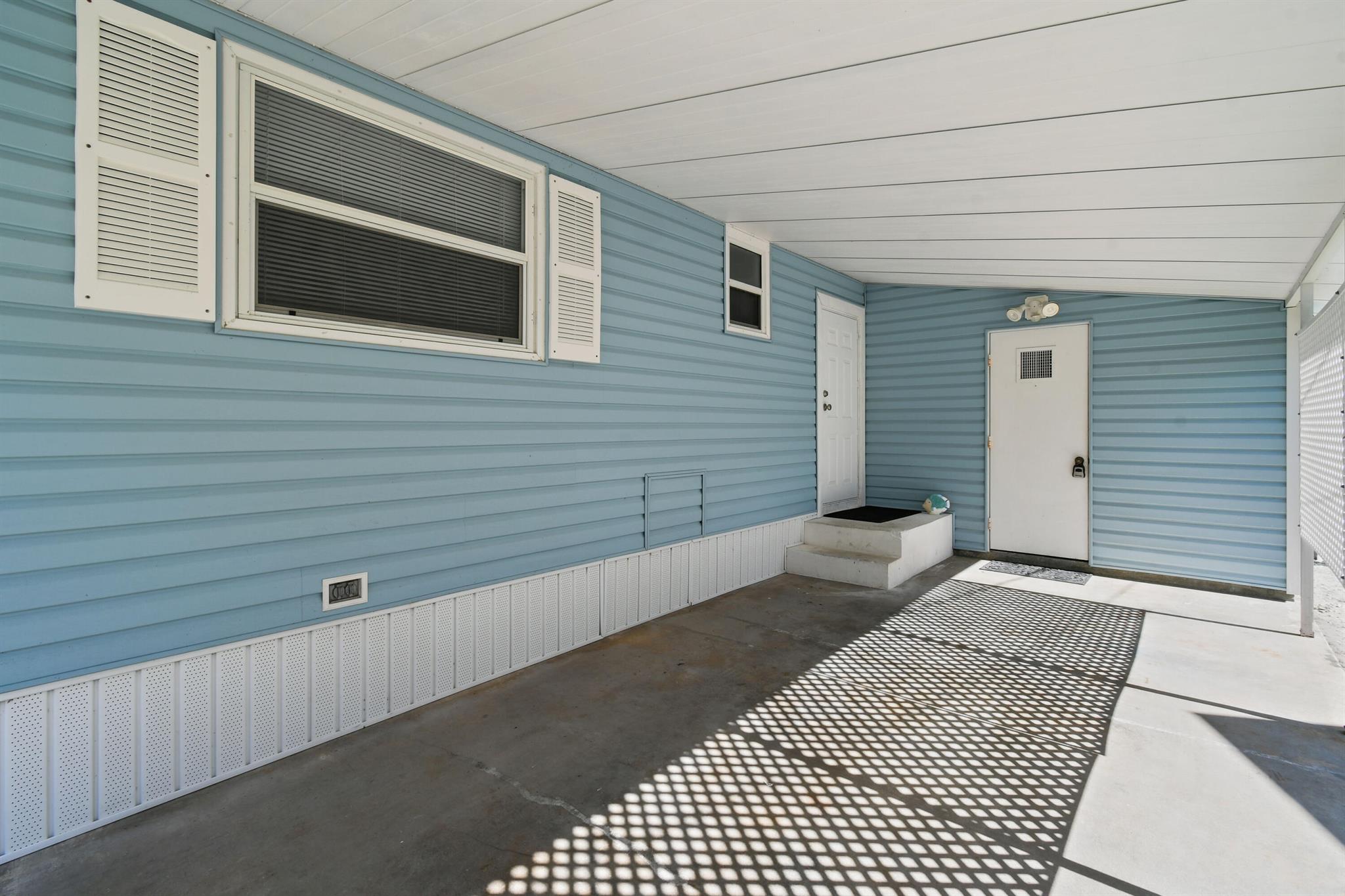 Homes for sale in Stuart, FL | 24 Se Fork Terrace, Stuart, FL 34997 | MLS# R11094213