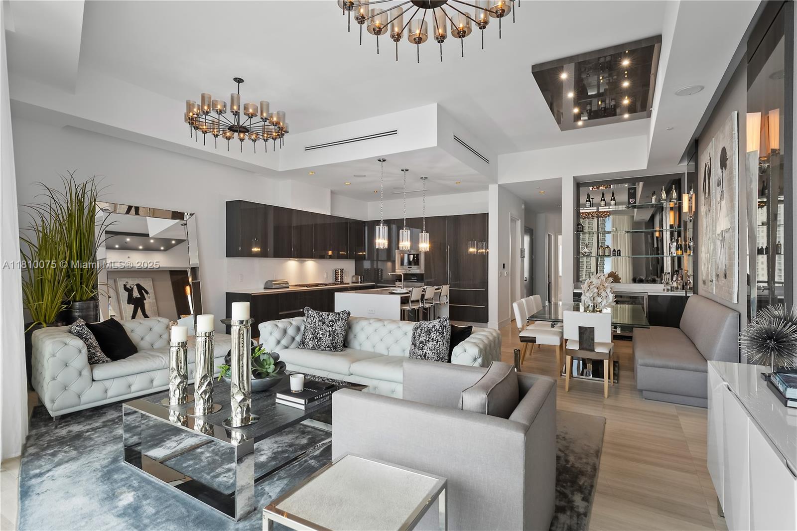 Condo for Sale in Aventura, FL