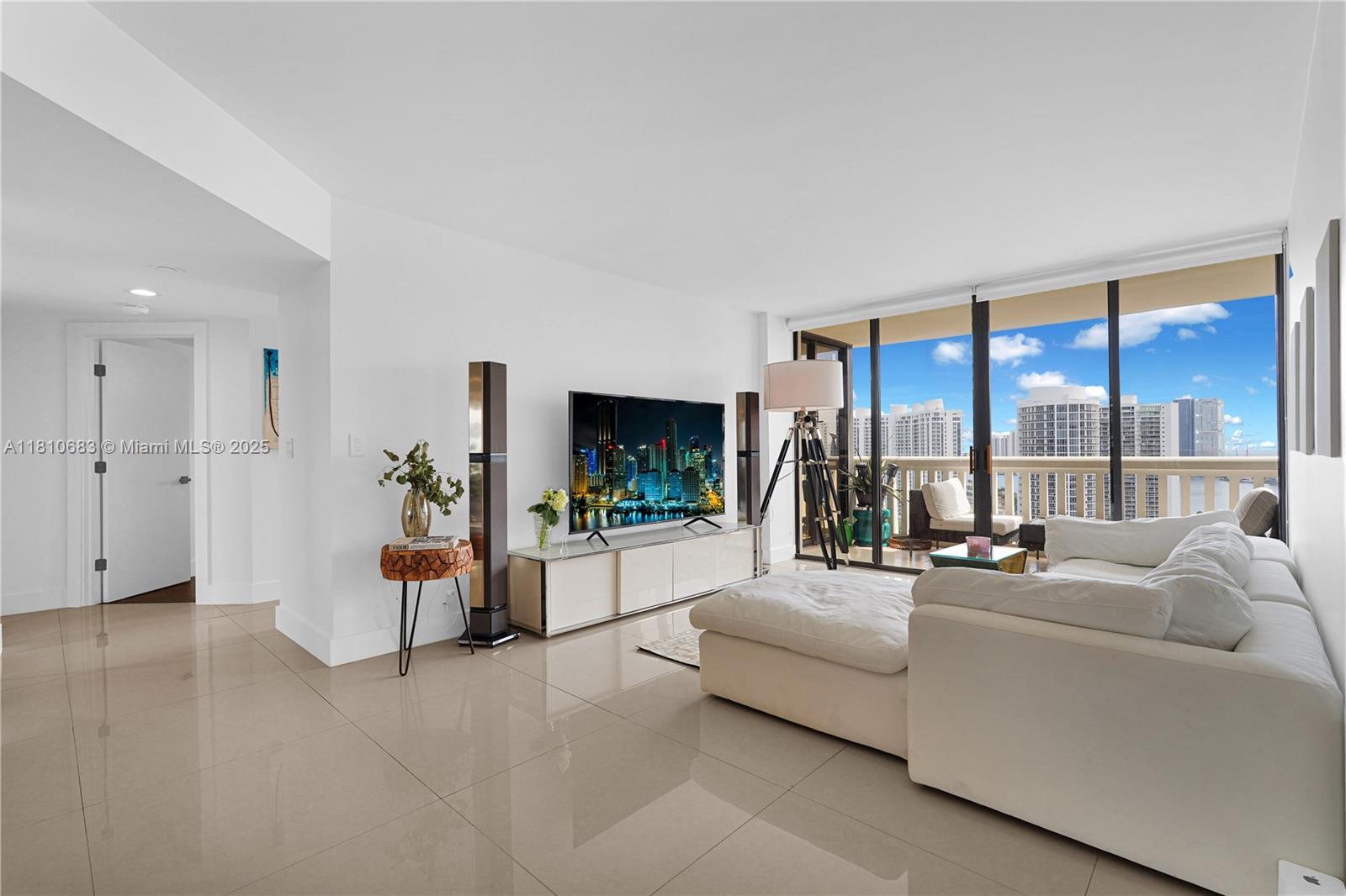 1000 Island Blvd #2508, Aventura FL 33160