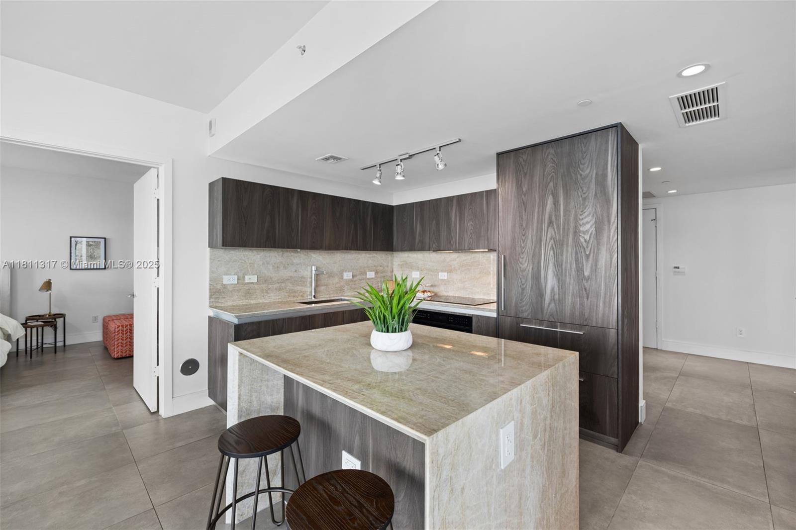 3131 NE 7th Ave #1006, Miami FL 33137