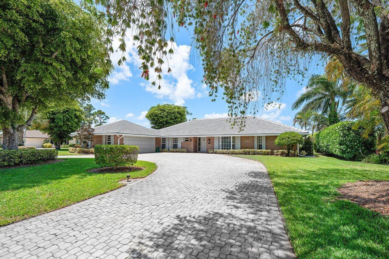 489 S Country Club Drive Atlantis FL 33462 | R11094478