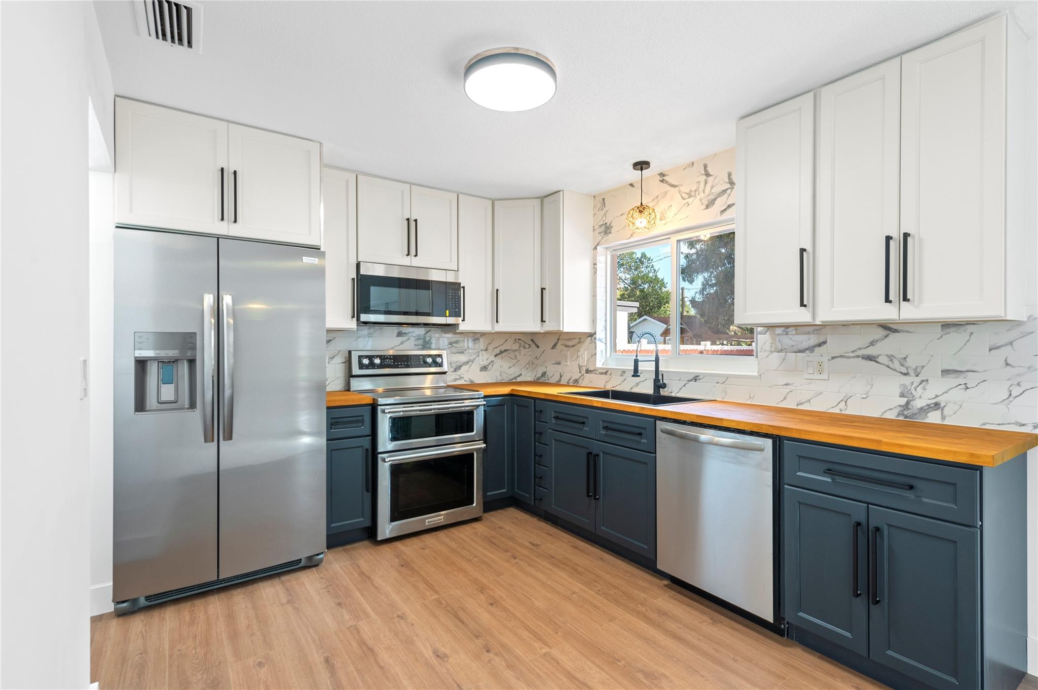 916 S B St Lake Worth Beach FL 33460 | F10506241