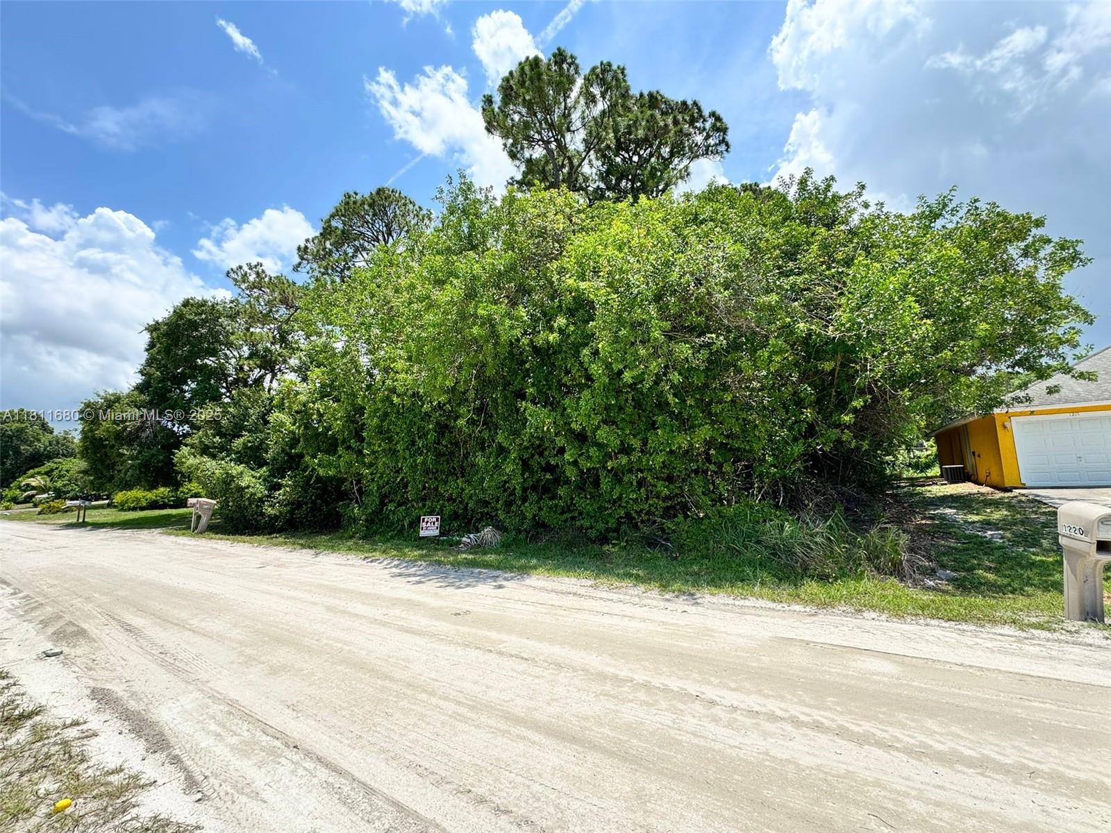 Homes for sale in Vero Beach, FL | 1225 Sw 12th Ct Sw, Vero Beach, FL 32962 | MLS# A11811680