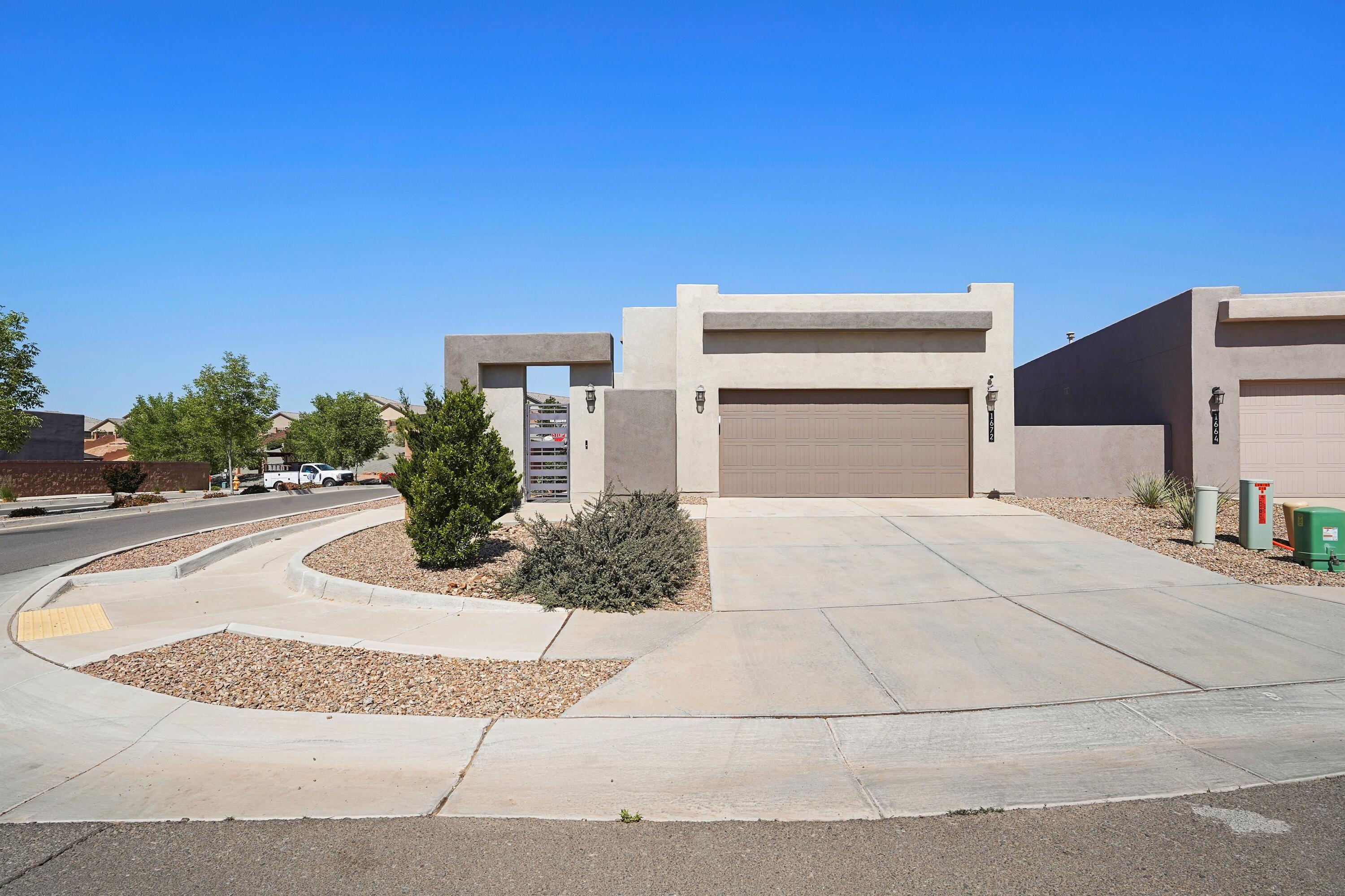 Homes for sale in Los Lunas, NM | 1672 Tierra Verde Loop, Los Lunas, NM 87031 | MLS# 1084871