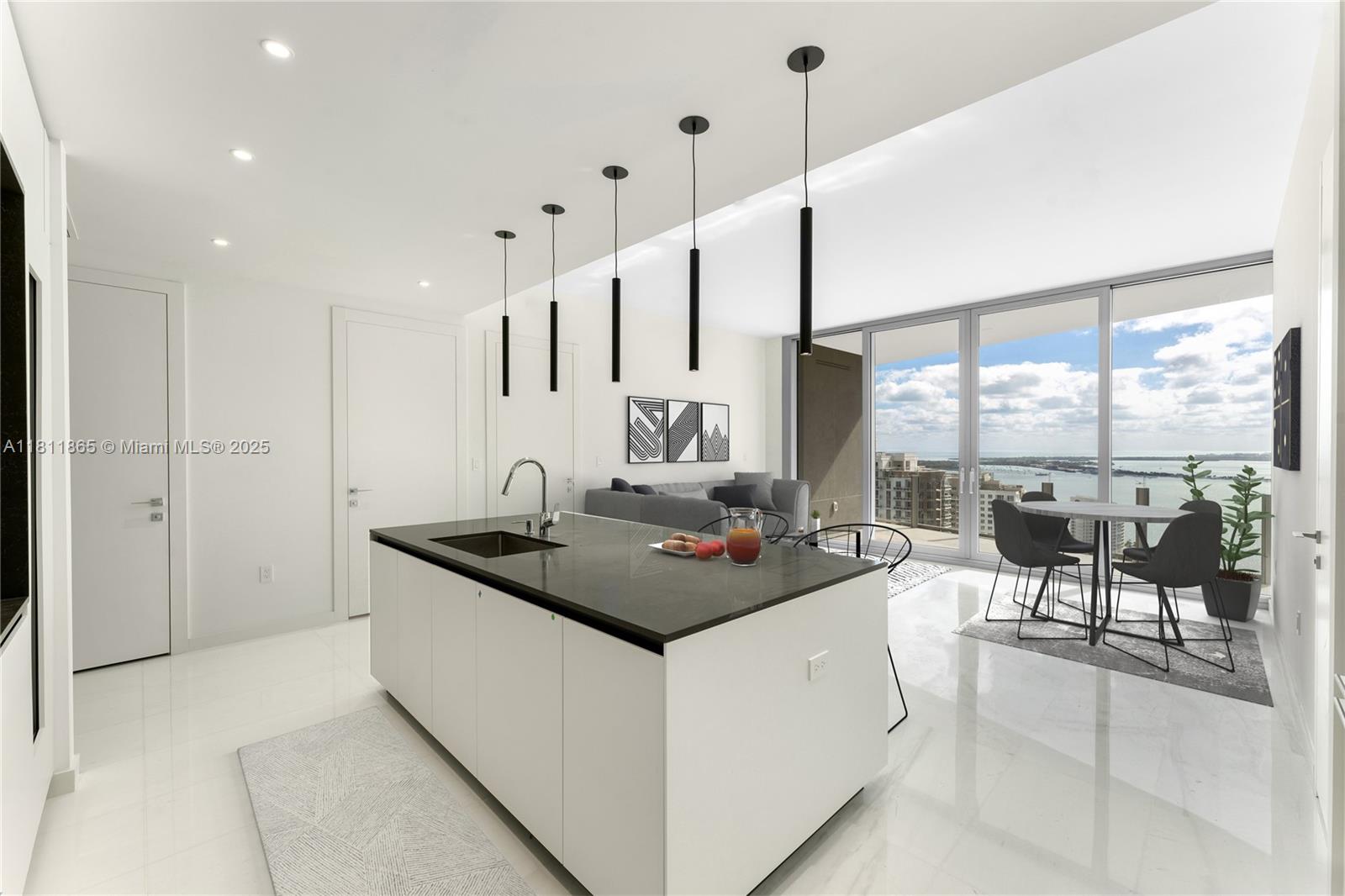 Condo for Sale in Miami, FL