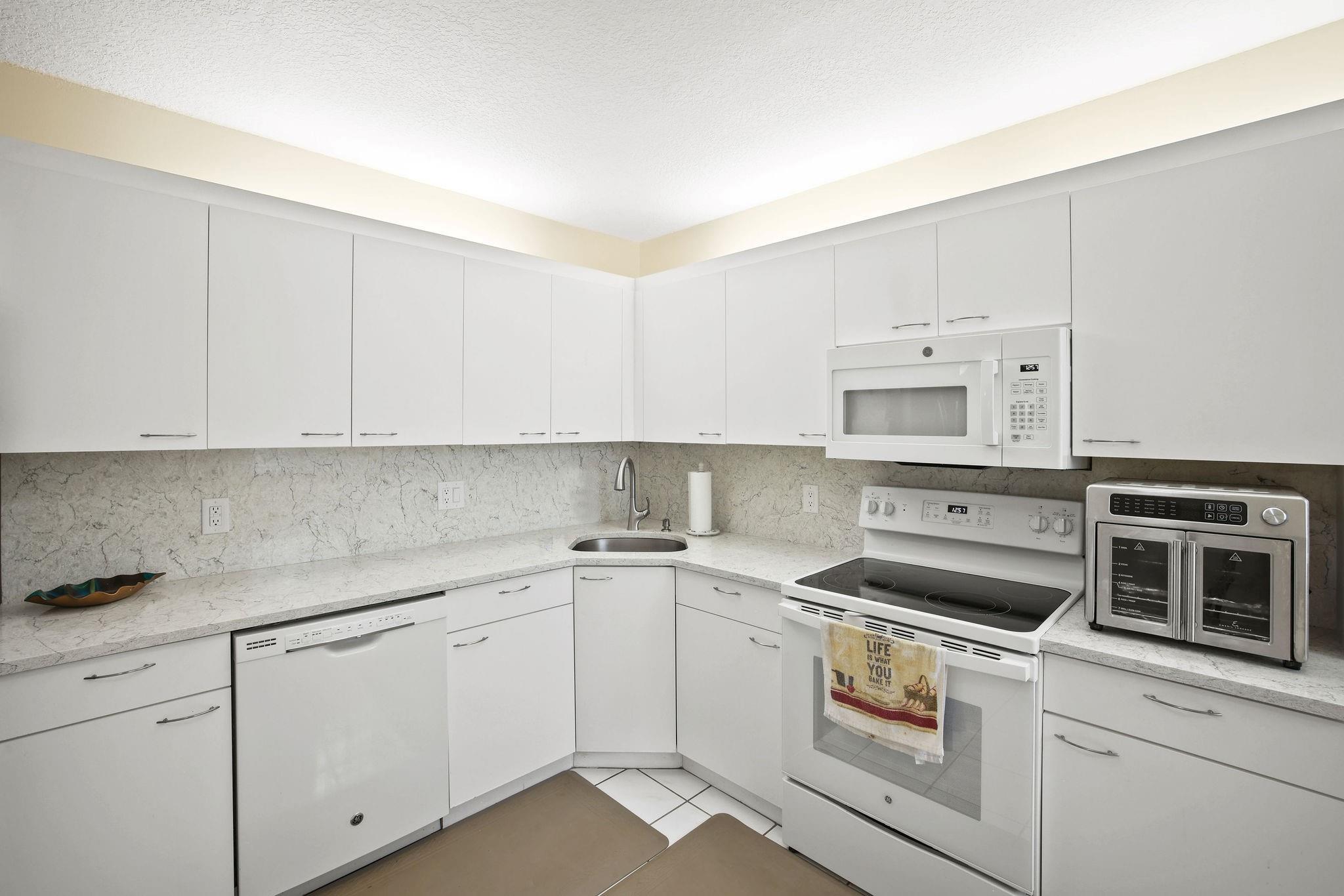 Homes for sale in Coconut Creek, FL | 4161 Coral Tree Cir #362, Coconut Creek, FL 33073 | MLS# F10506066