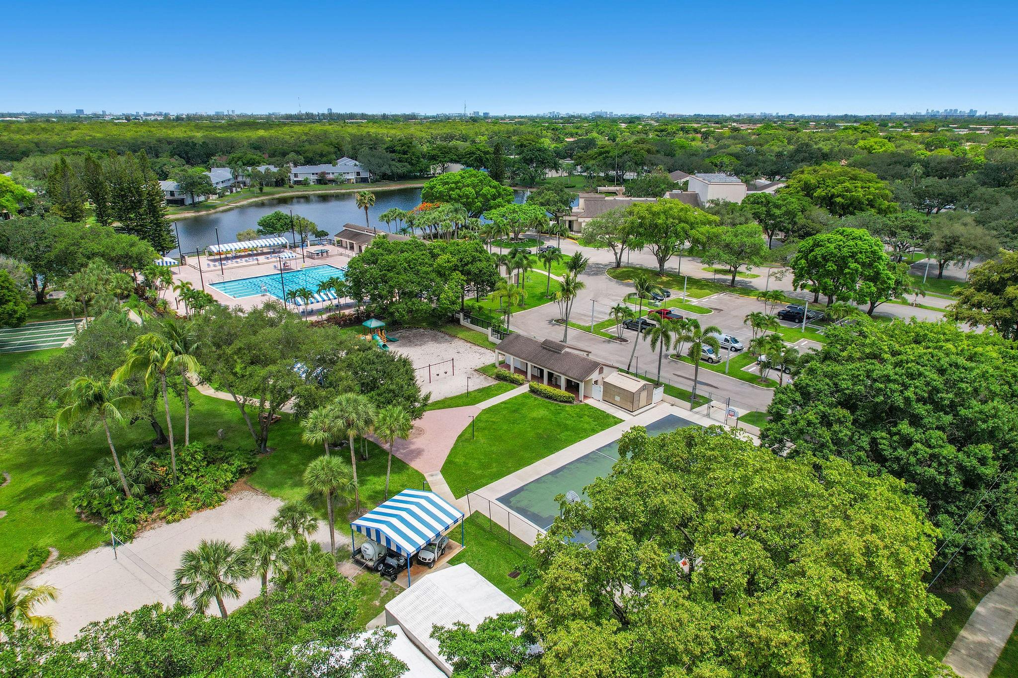 Homes for sale in Coconut Creek, FL | 4161 Coral Tree Cir #362, Coconut Creek, FL 33073 | MLS# F10506066