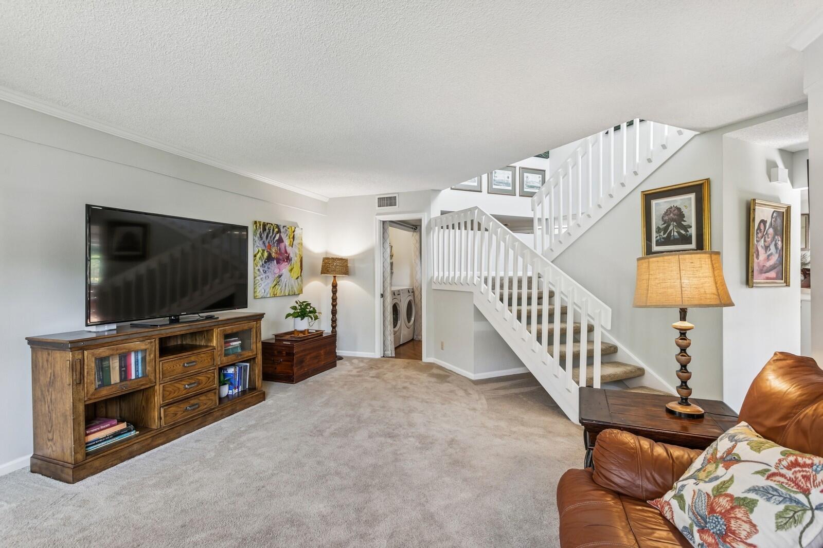 Homes for sale in Juno Beach, FL | 24 Uno Lago Dr, Juno Beach, FL 33408 | MLS# R11094848