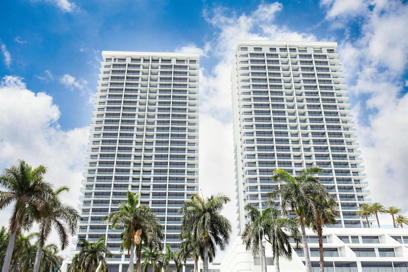 Plaza Of The Palm Beaches