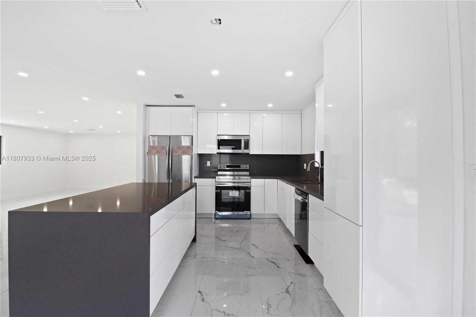 House for Sale in Palmetto Bay, FL