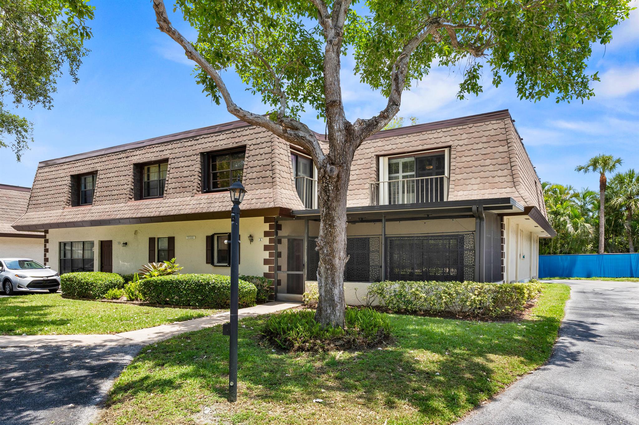 Chateau On The Knoll