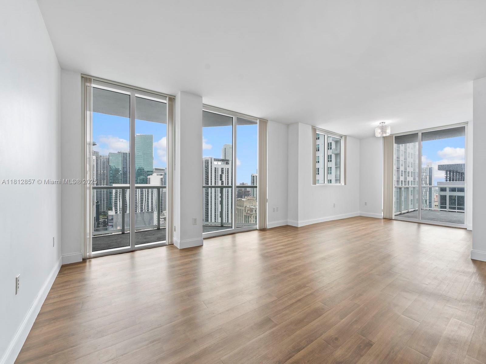 Condo for Sale in Miami, FL