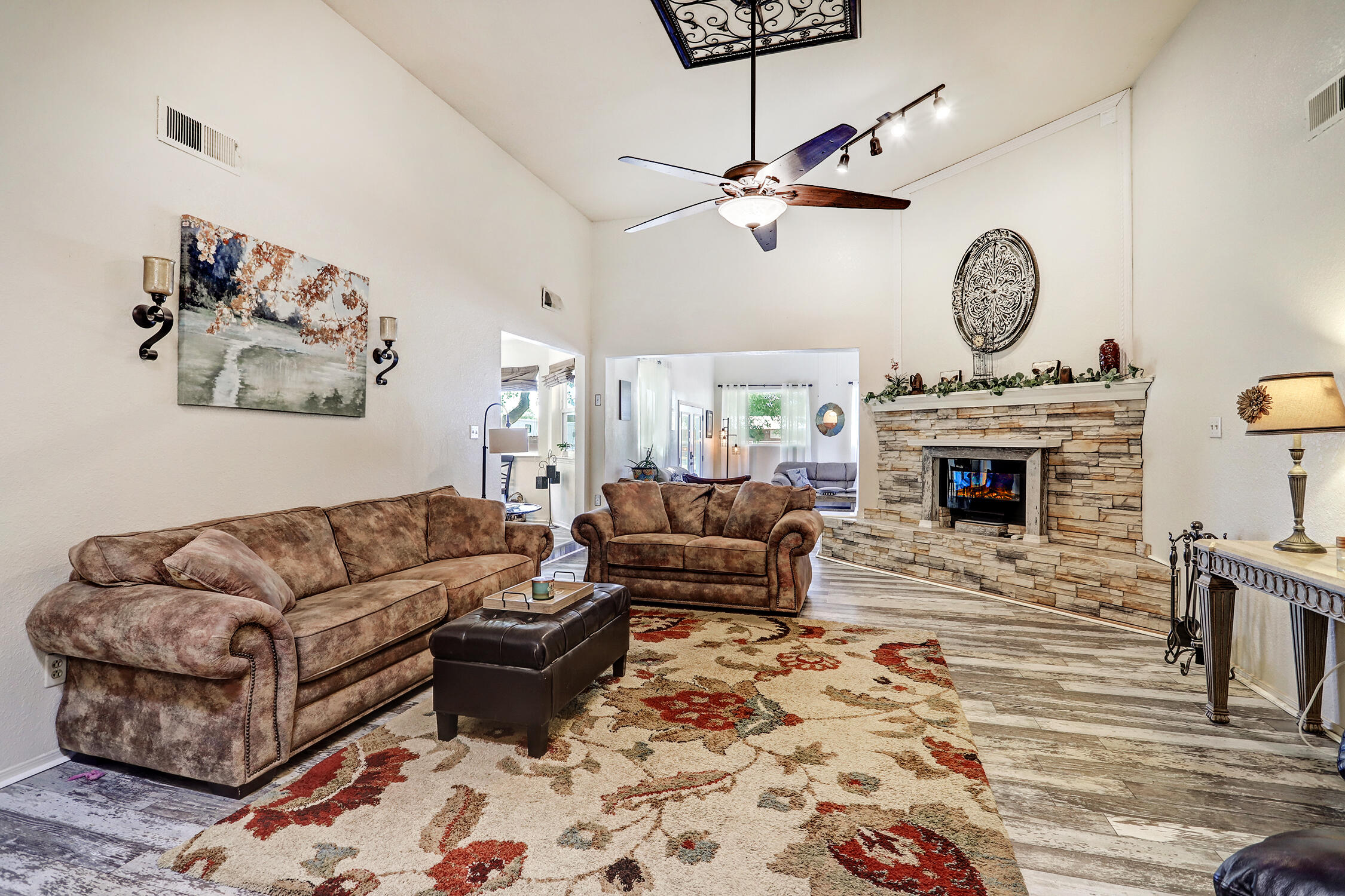 Homes for sale in Bosque Farms, NM | 355 Esperanza Dr, Bosque Farms, NM 87068 | MLS# 1085011