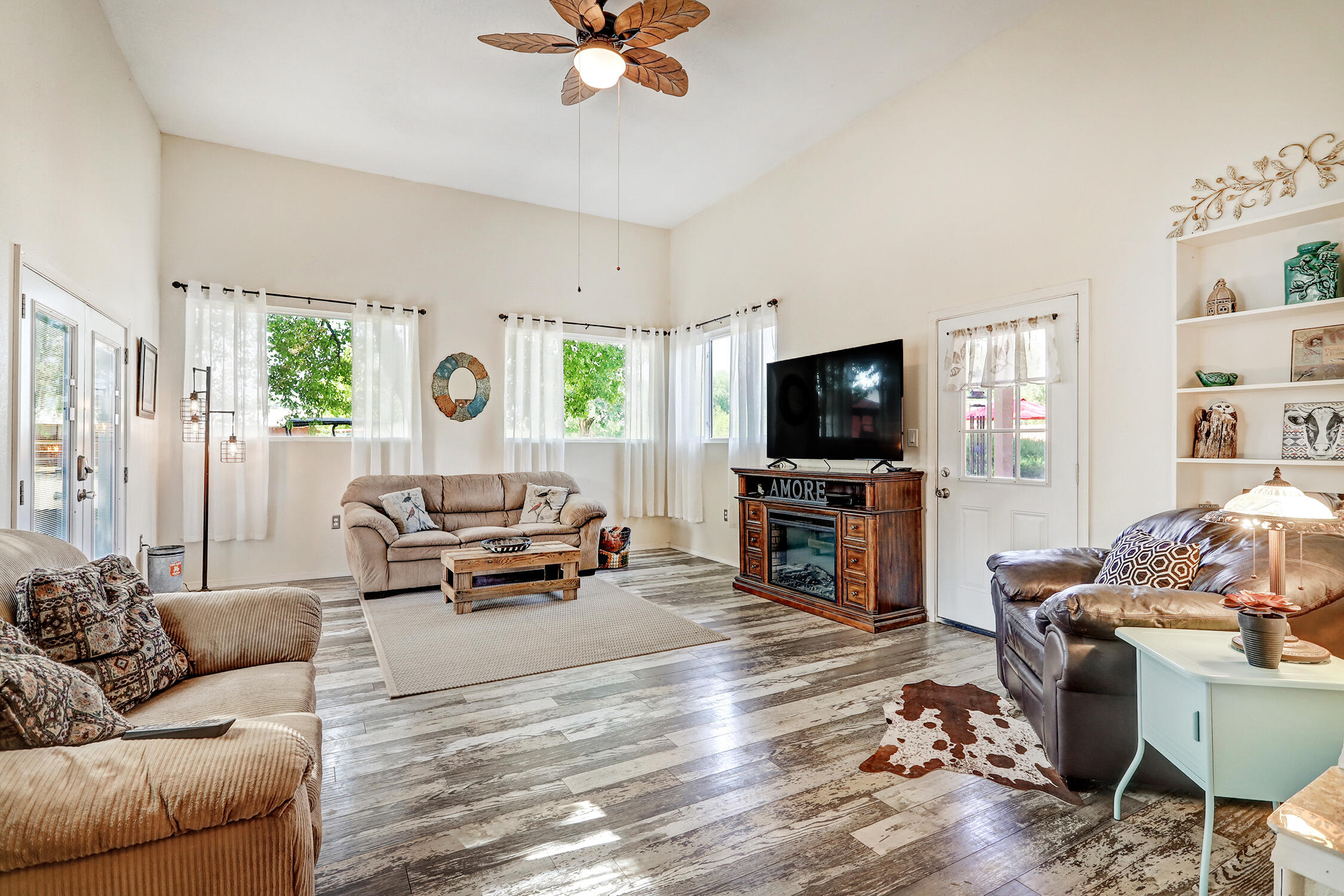 Homes for sale in Bosque Farms, NM | 355 Esperanza Dr, Bosque Farms, NM 87068 | MLS# 1085011