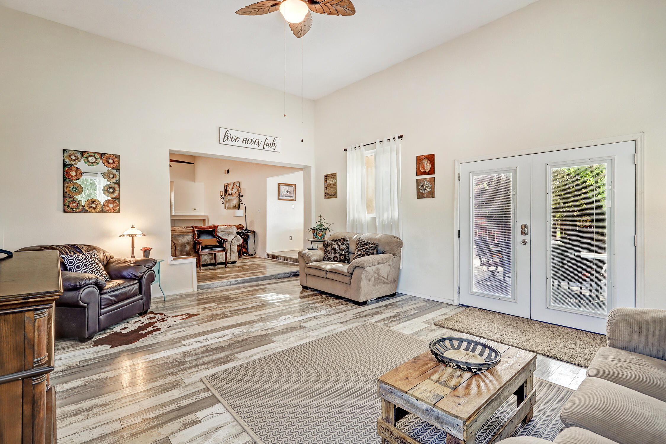 Homes for sale in Bosque Farms, NM | 355 Esperanza Dr, Bosque Farms, NM 87068 | MLS# 1085011