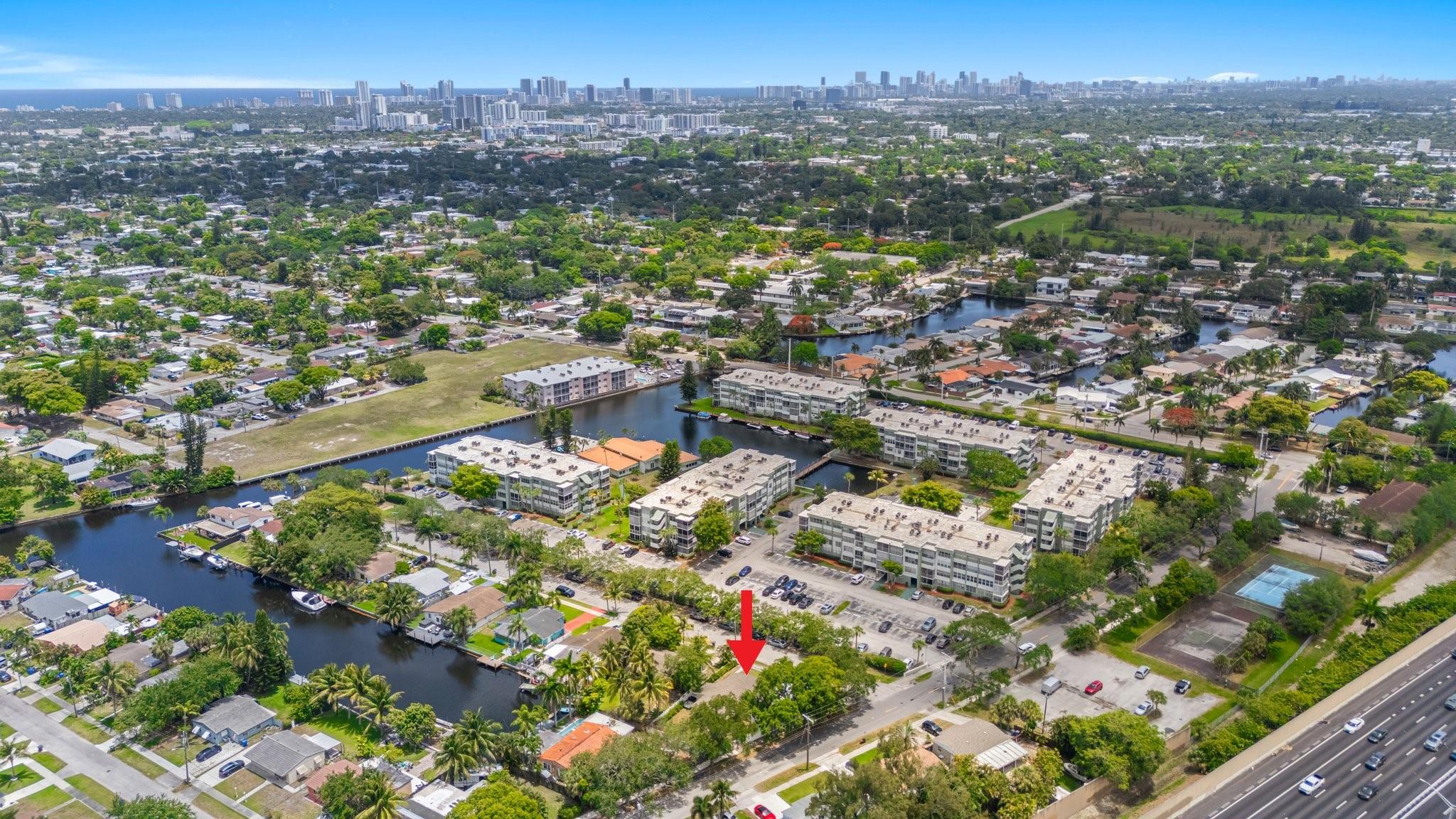 Only 4 Miles to Hollywood Beach