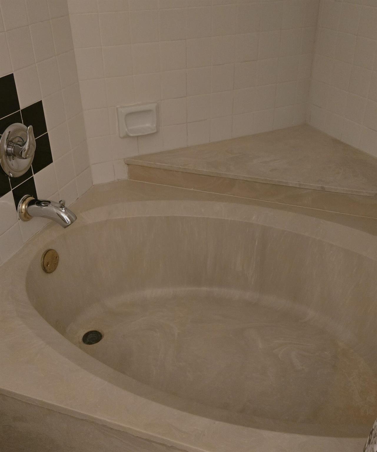 Homes for sale in Royal Palm Beach, FL | 102 Weybridge Circle #D, Royal Palm Beach, FL 33411 | MLS# R11095324