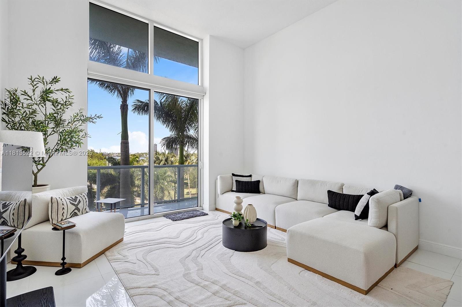 Apartamento à Venda em Miami, FL