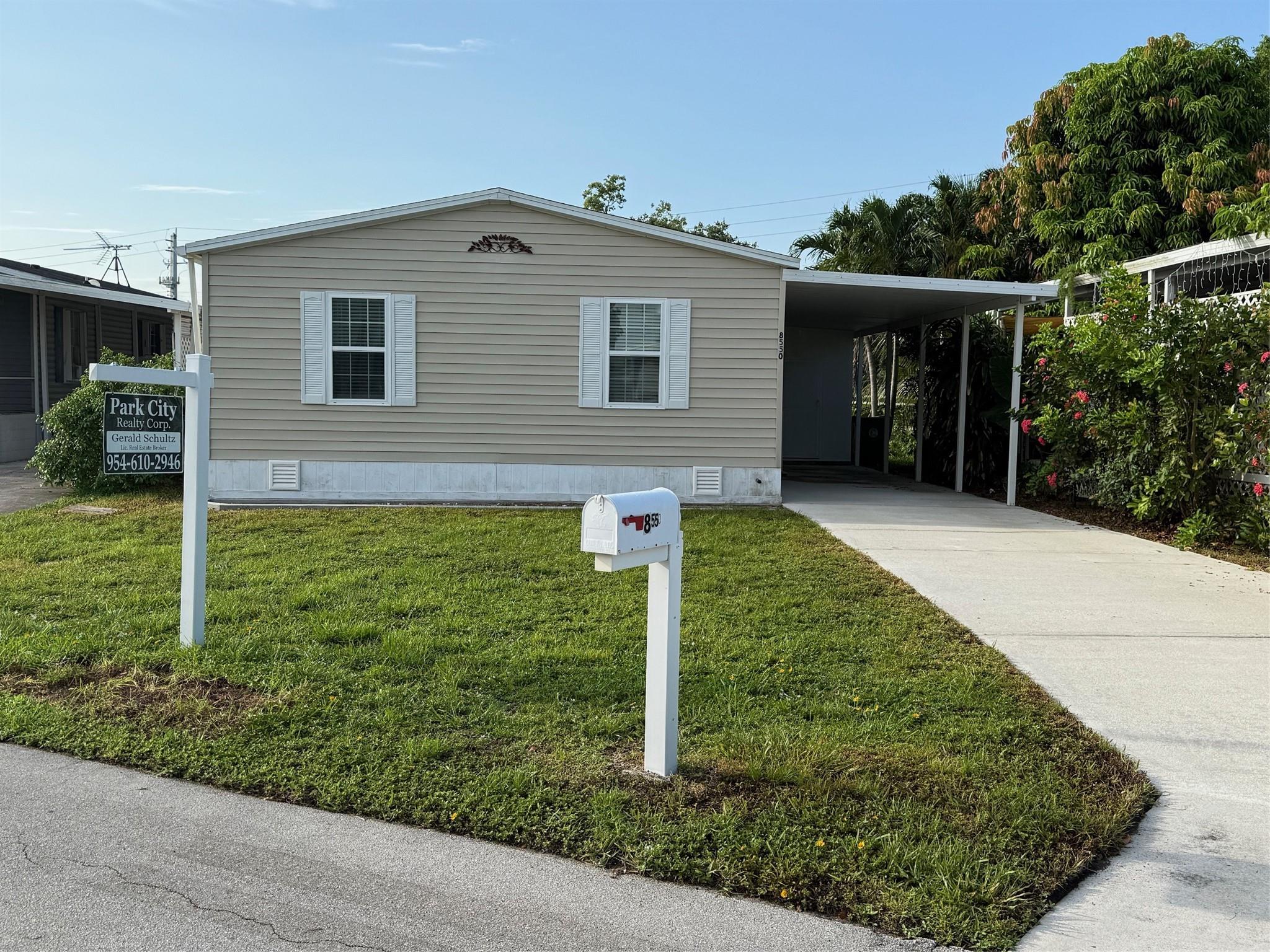 Homes for sale in Davie, FL | 8550 Sw 23rd Pl, Davie, FL 33324 | MLS# F10506255