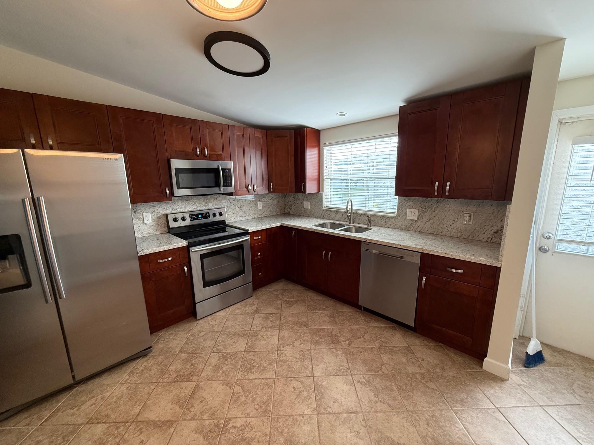 Homes for sale in Davie, FL | 8550 Sw 23Rd Pl, Davie, FL 33324 | MLS# F10506255