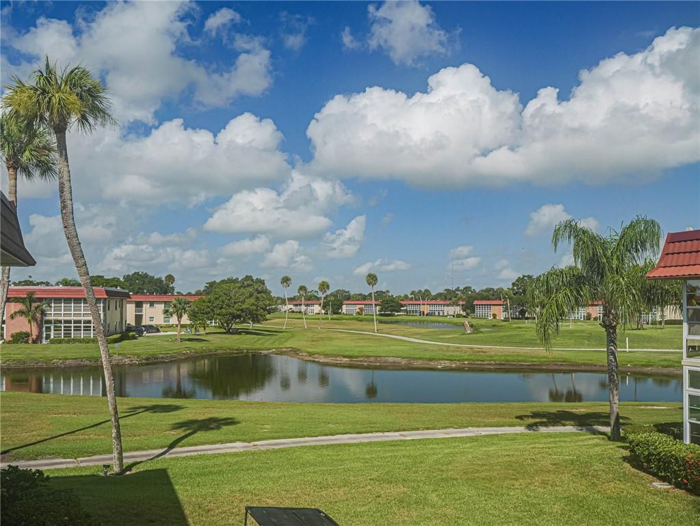 Homes for sale in Vero Beach, FL | 76 Royal Oak Dr #205, Vero Beach, FL 32962 | MLS# R11095716