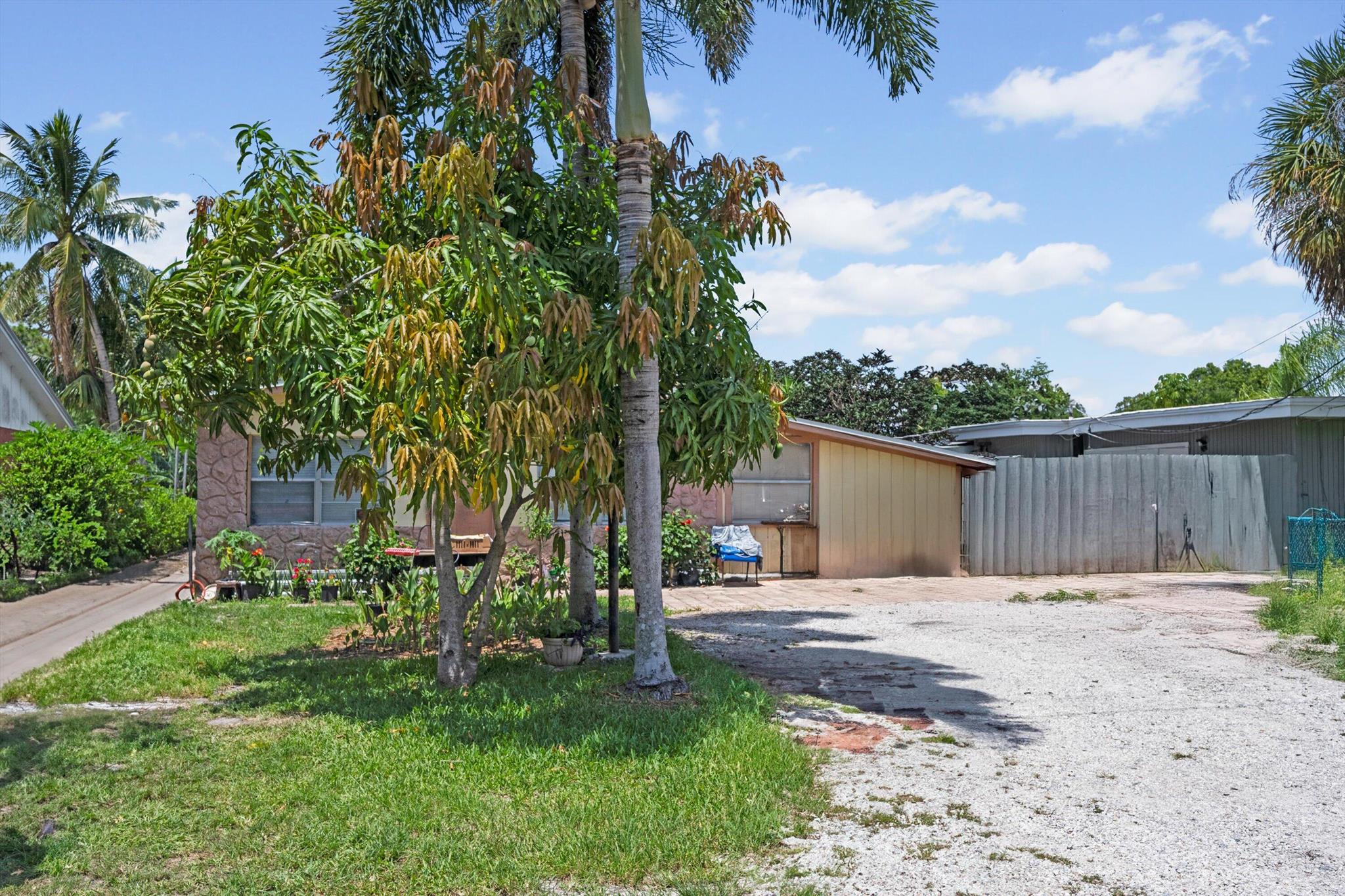 Homes for sale in Stuart, FL | 3044 Se Camino Avenue, Stuart, FL 34997 | MLS# R11095727