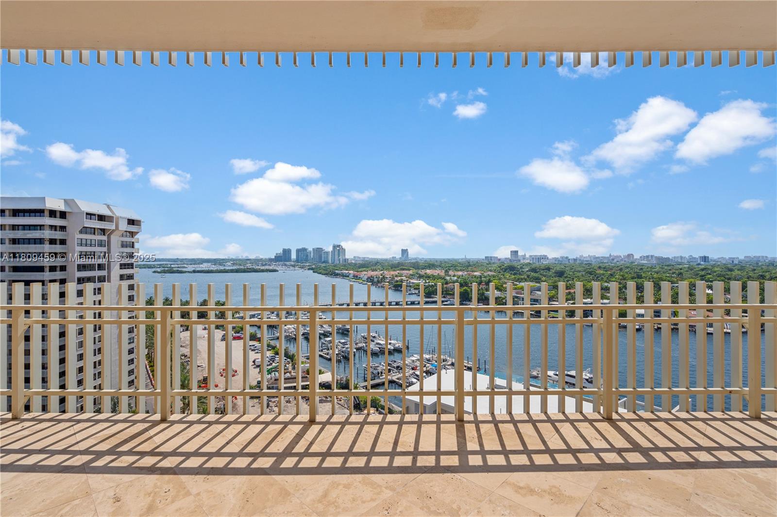 Condo for Sale in Miami, FL