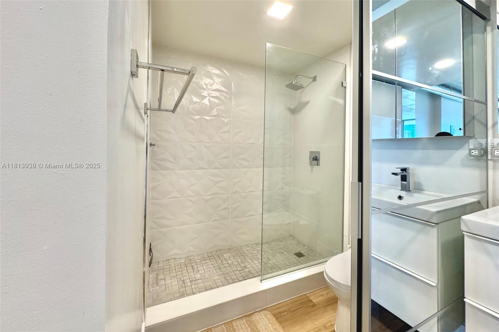 690 SW 1st Ct #1006, Miami FL 33130