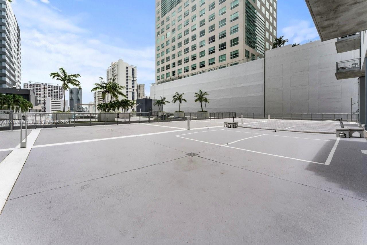 690 SW 1st Ct #1006, Miami FL 33130