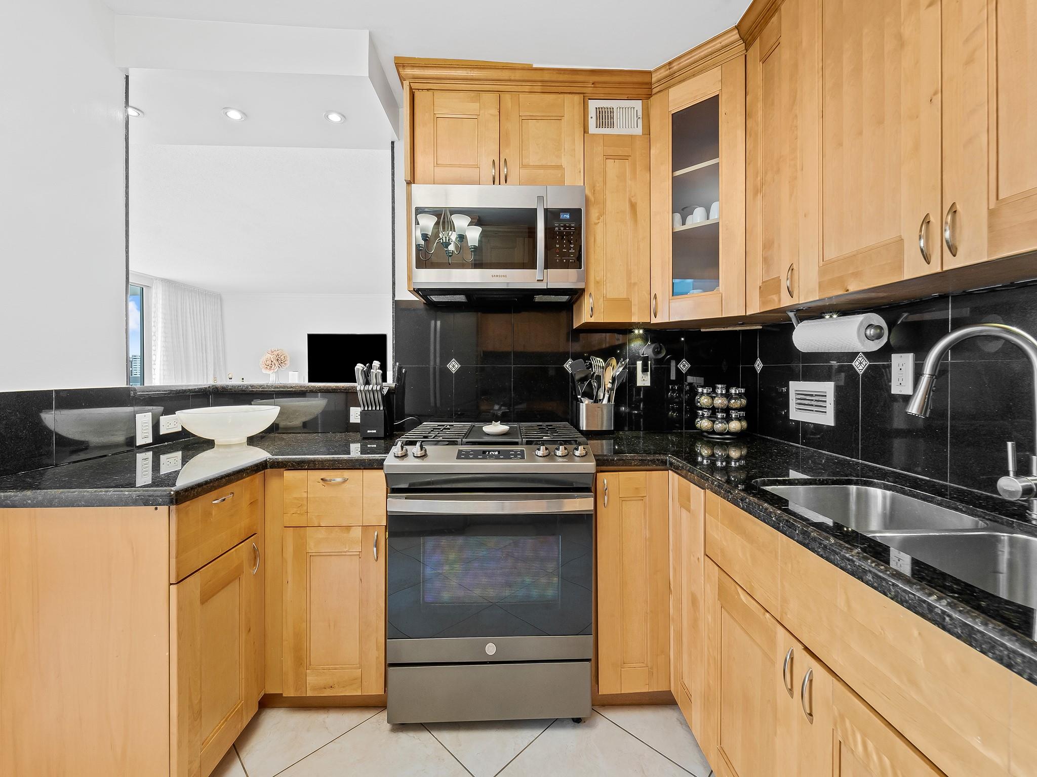 Homes for sale in Hallandale Beach, FL | 2030 S Ocean Dr #626, Hallandale Beach, FL 33009 | MLS# F10506903