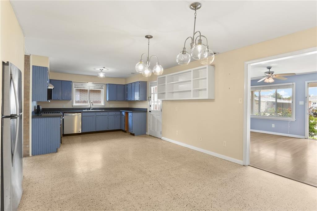 904 W William David Parkway