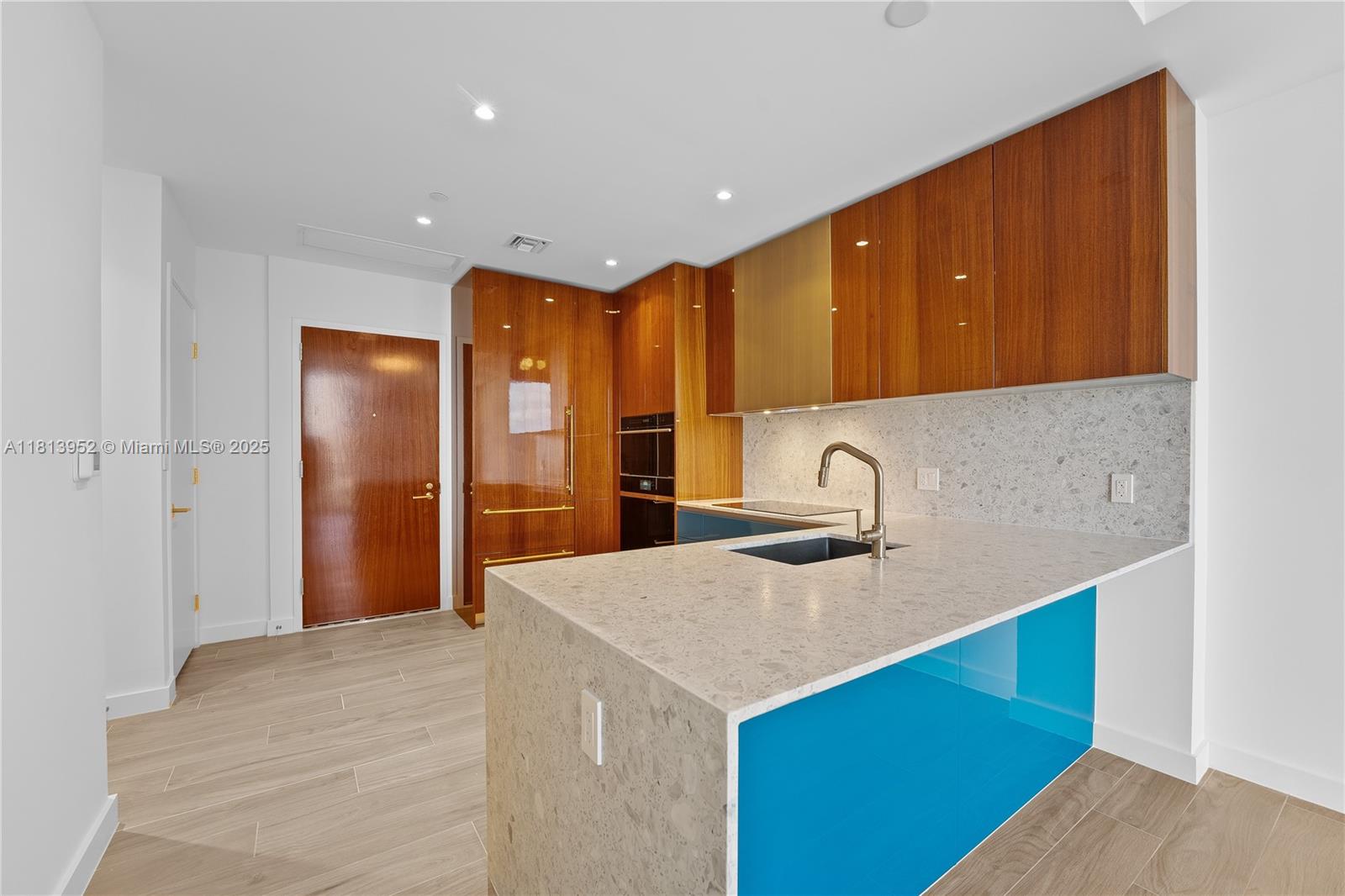 2678 Tigertail Ave #909, Miami FL 33133