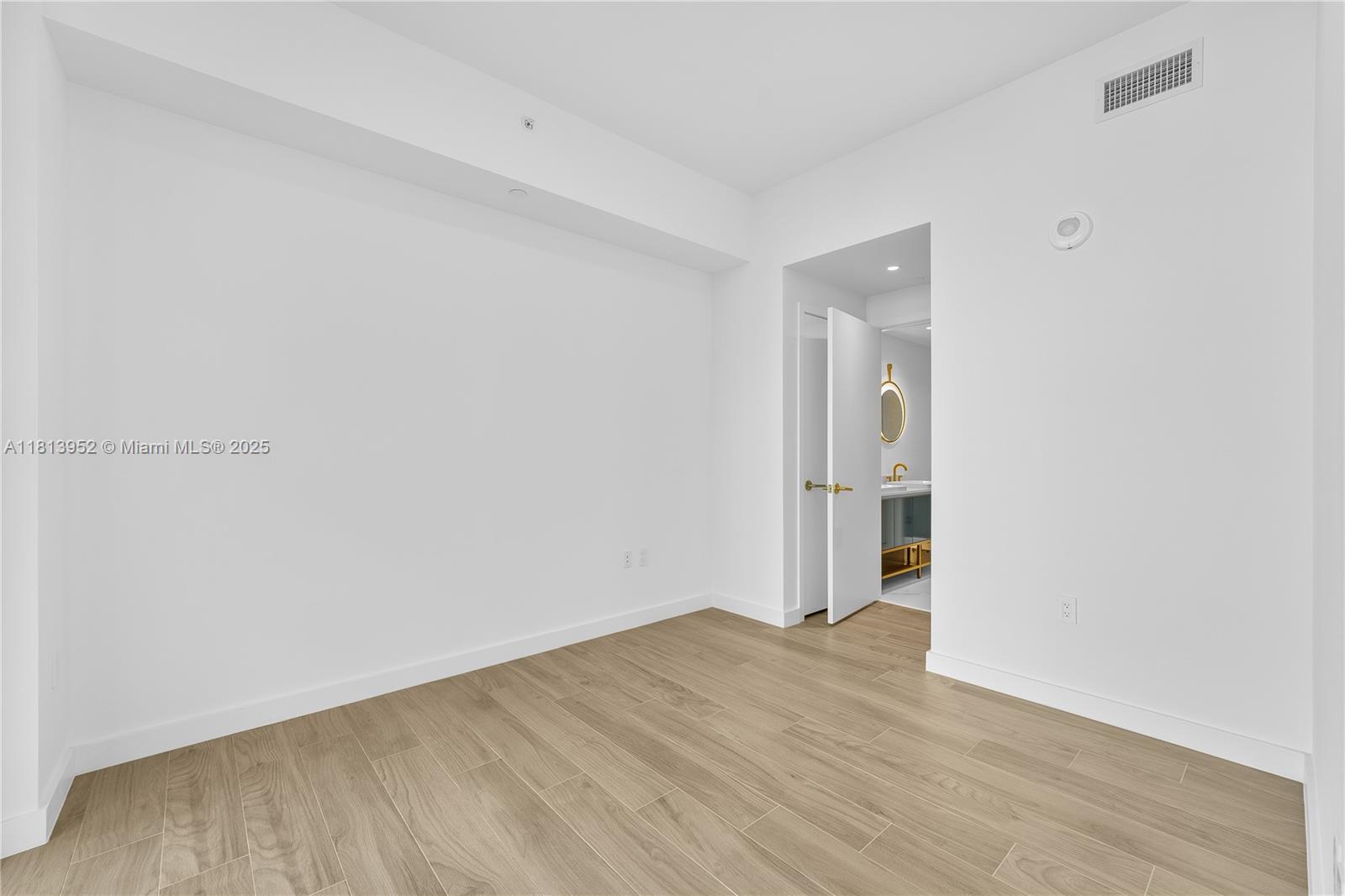 2678 Tigertail Ave #909, Miami FL 33133