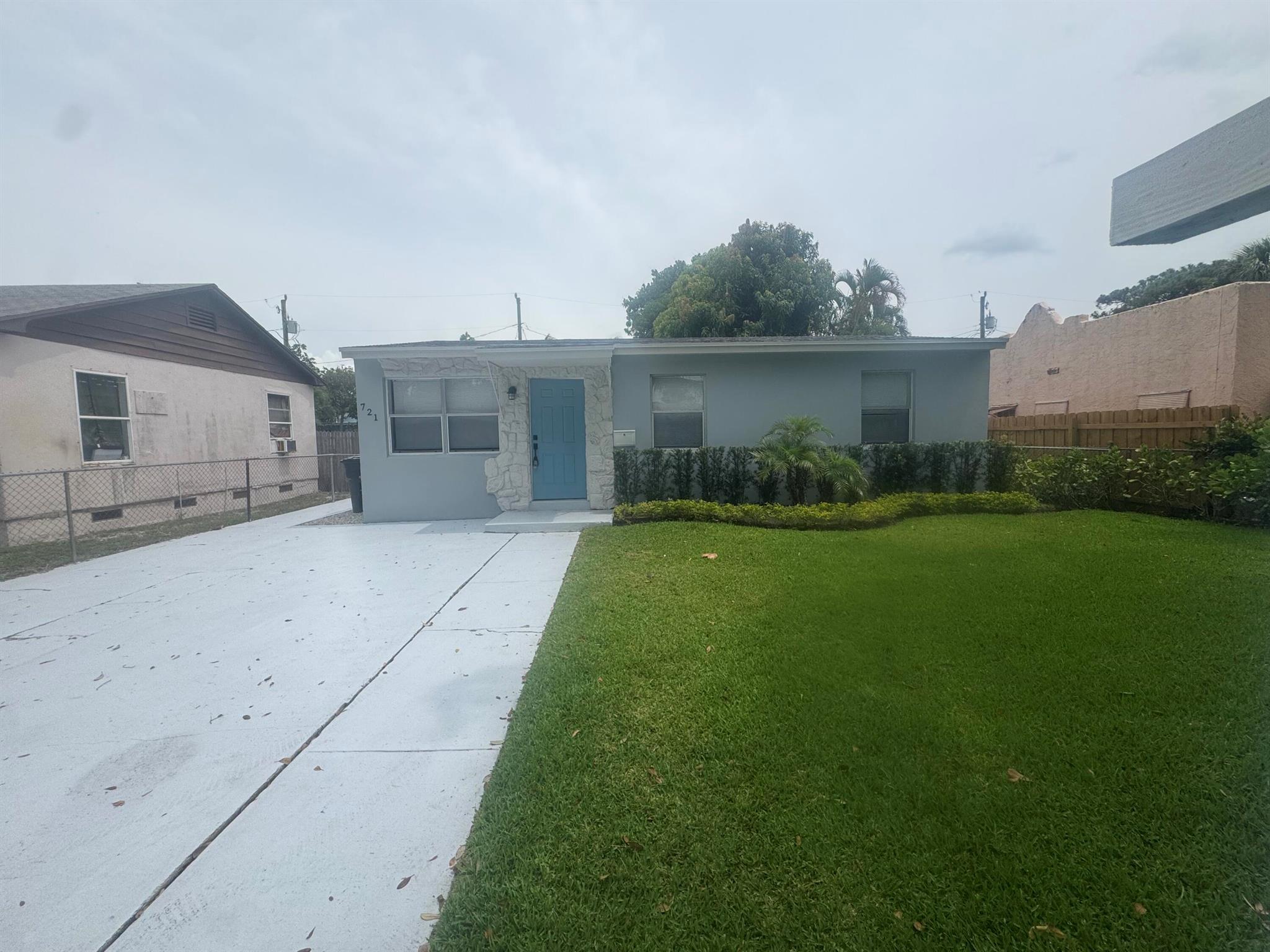 721 Nathan Hale Road West Palm Beach FL 33405 | R11095931