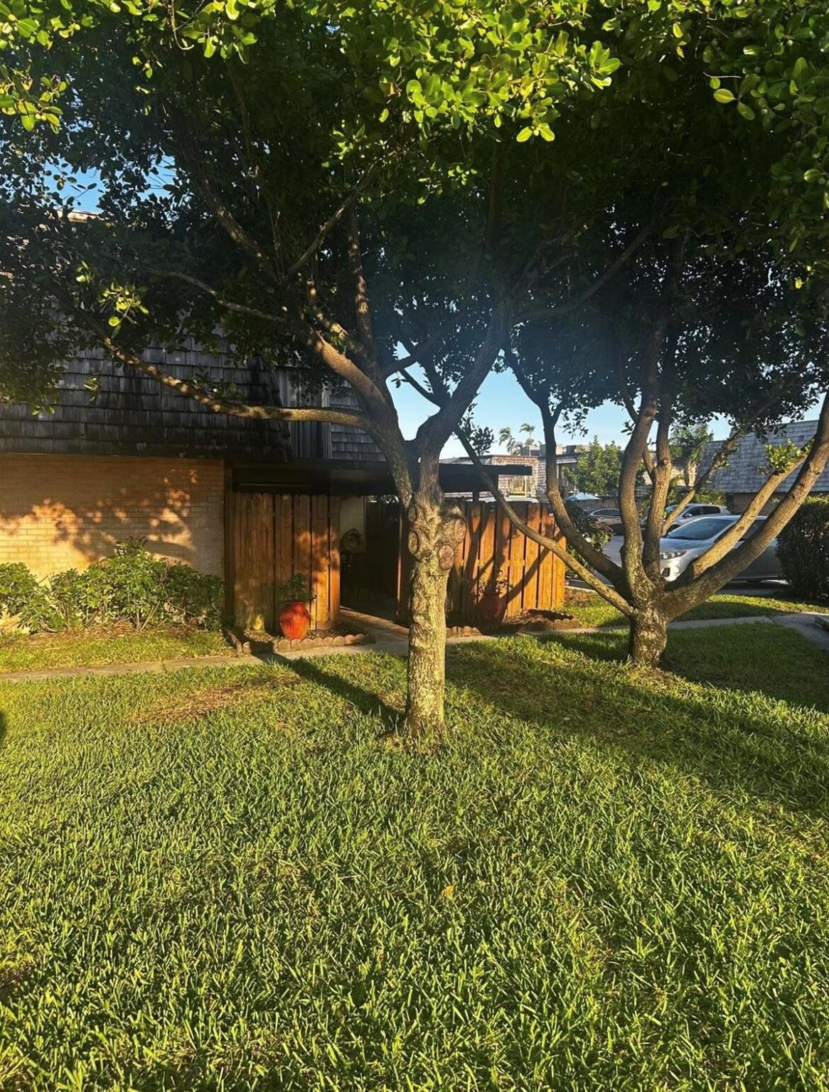 Homes for sale in Palm Springs, FL | 341 Lake Arbor Dr Dr, Palm Springs, FL 33461 | MLS# R11095958