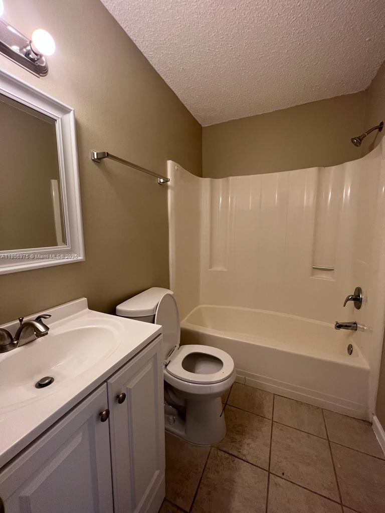 Homes for sale in Fort Pierce, FL | 617 Ixoria Ave #18, Fort Pierce, FL 34982 | MLS# A11806975