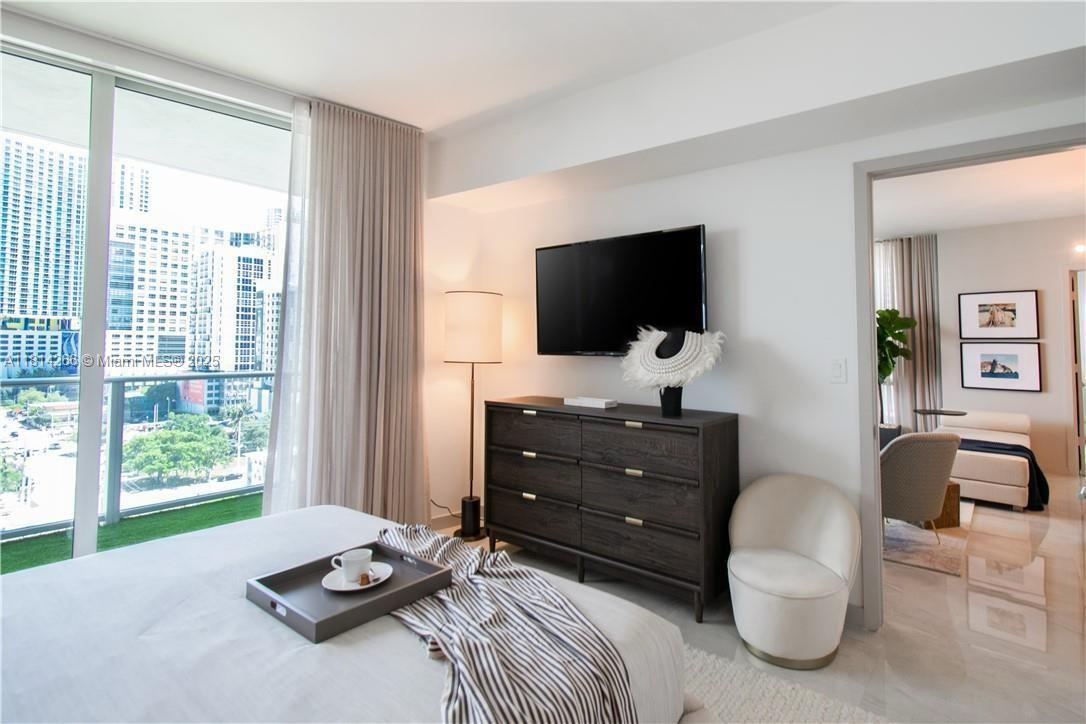 1010 SW 2nd Ave #804, Miami FL 33130