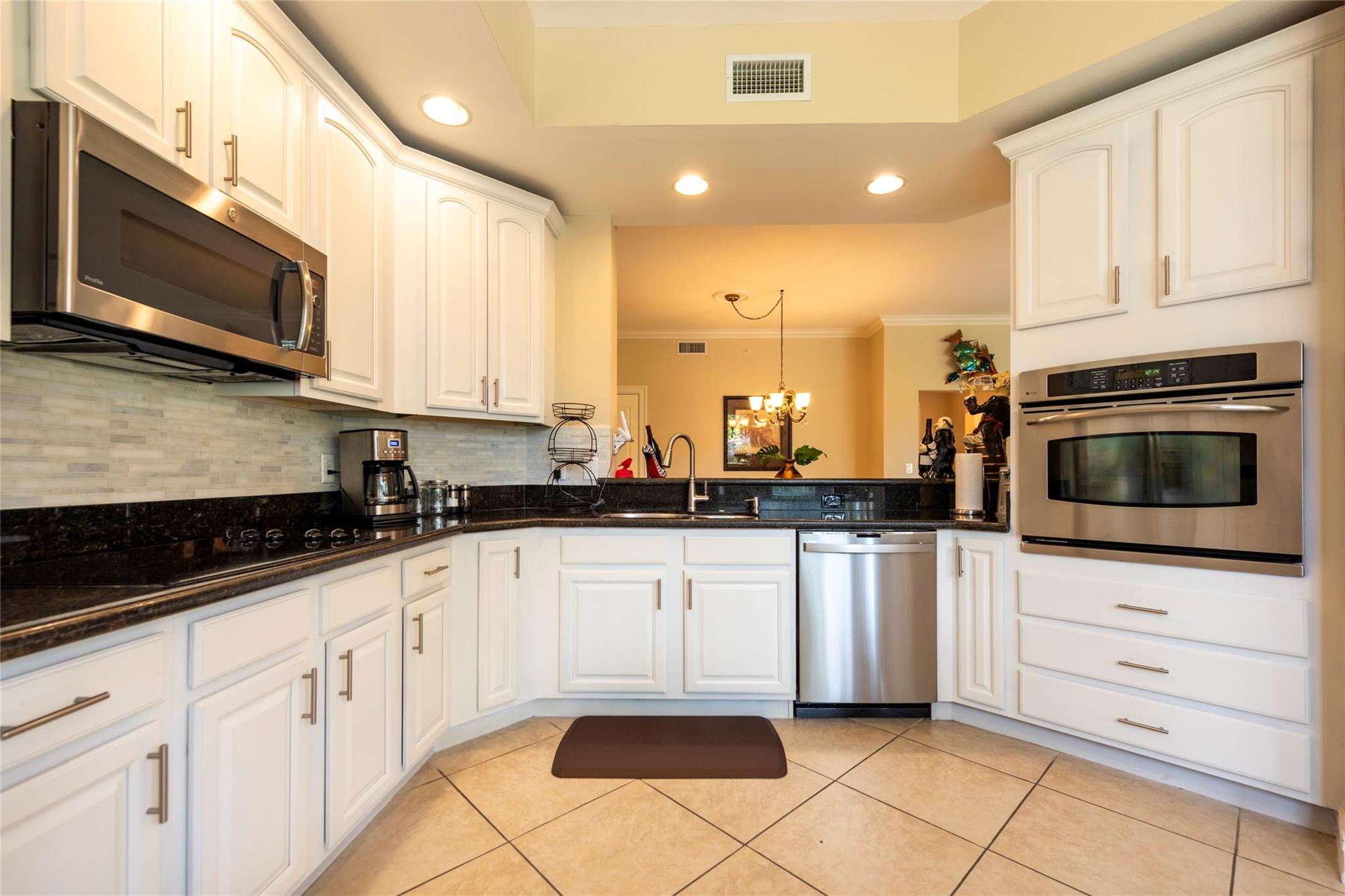 Homes for sale in Weston, FL | 16135 Emerald Estates Dr #272, Weston, FL 33331 | MLS# F10507055