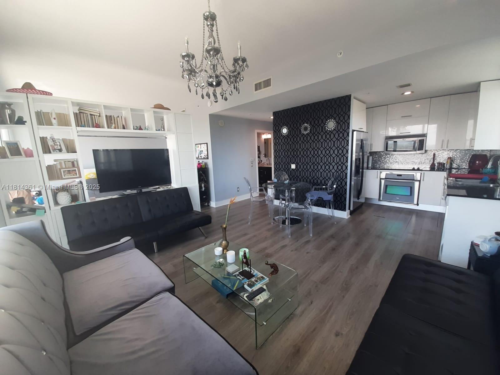 60 SW 13th St #1601, Miami FL 33130