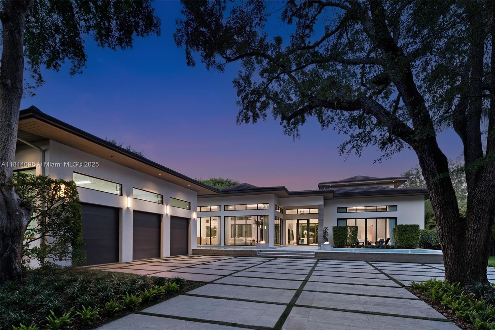 9505 63rd Ct Pinecrest, FL 33156