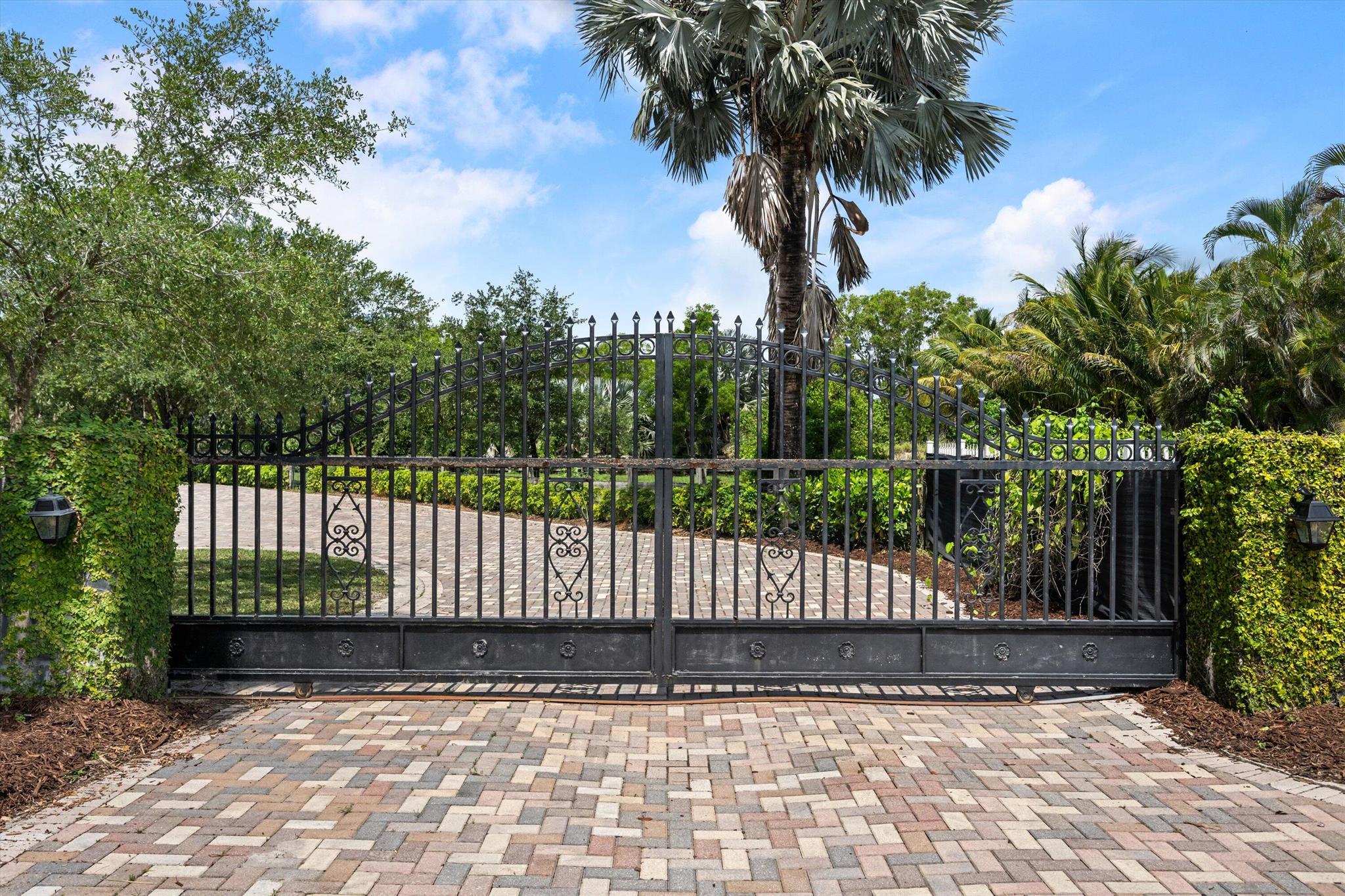 Homes for sale in Loxahatchee, FL | 19986 Black Falcon Road, Loxahatchee, FL 33470 | MLS# R11096361