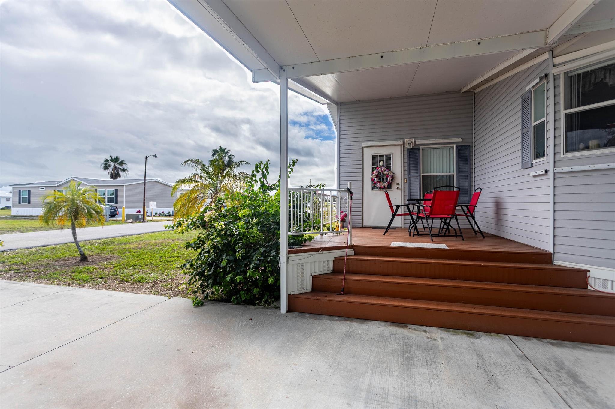 Homes for sale in Moore Haven, FL | 925 Yacht Club Way Nw, Moore Haven, FL 33471 | MLS# R11096404