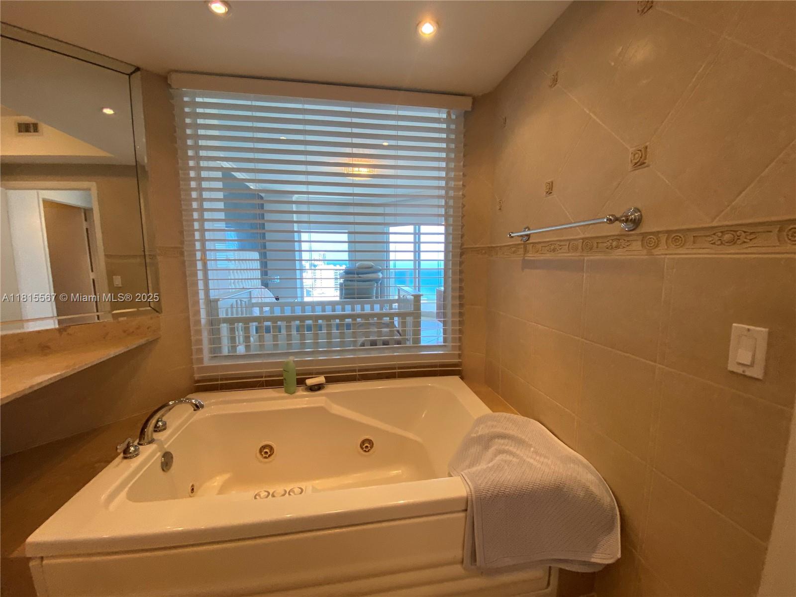 4779 COLLINS AV #3008, Miami Beach FL 33140